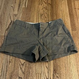 Banana Republic Olive Green Roll-Hem Women's Shorts